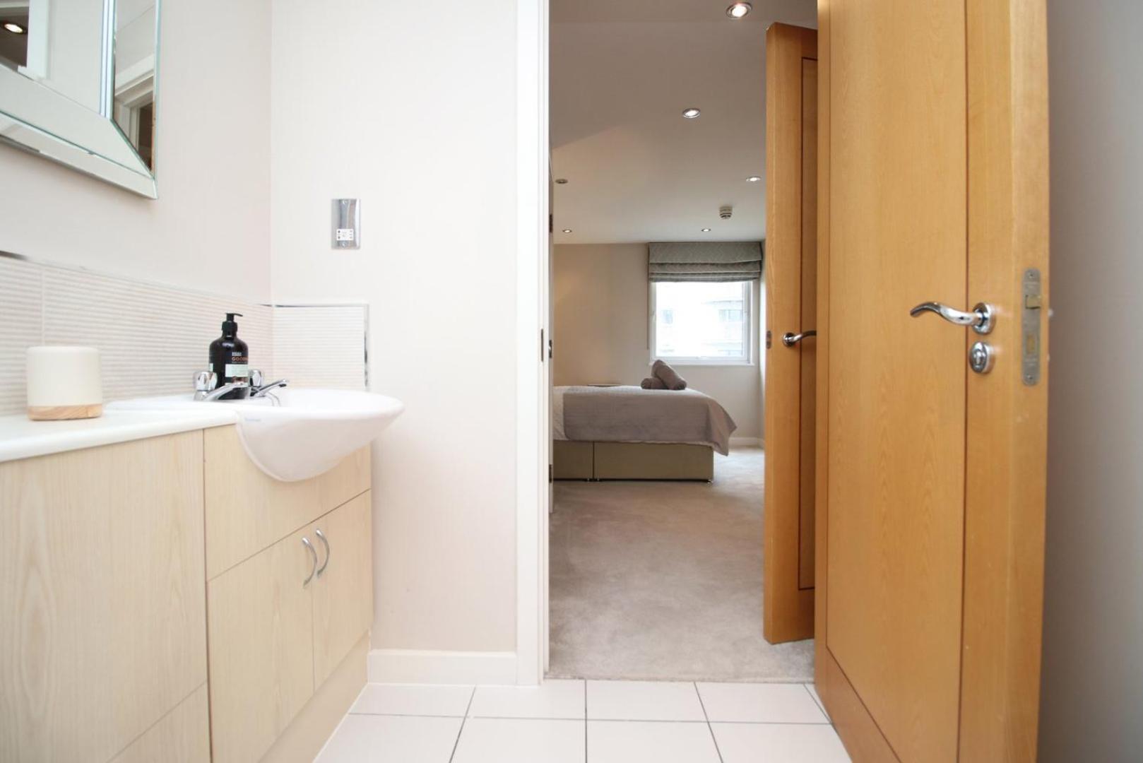 Apartamento Perfect Getaway In Cardiff Marina Exterior foto